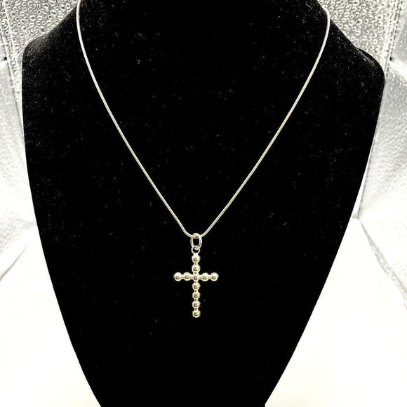 AQW Sterling 925 Silver Cross & 18” sterling Chain - Picture 3 of 8